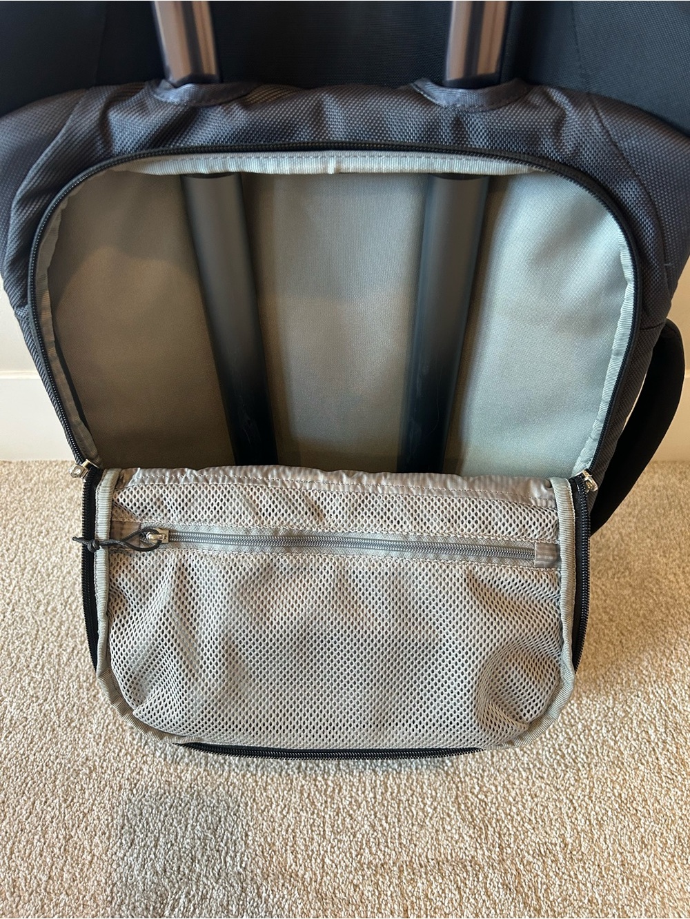 OSPREY Contrail Carryon Luggage - Picture 4 of 7